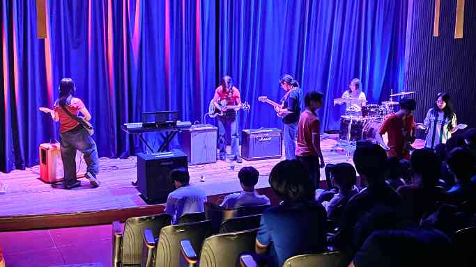 Guitar Amplifier Rental_Dondees Musical Instrument Rental